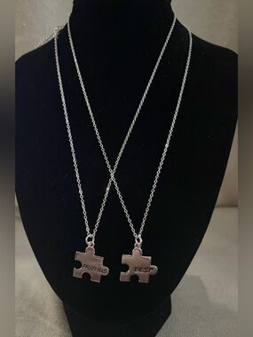 Best Friends Puzzle Piece Pendant Necklaces - Silver Tone